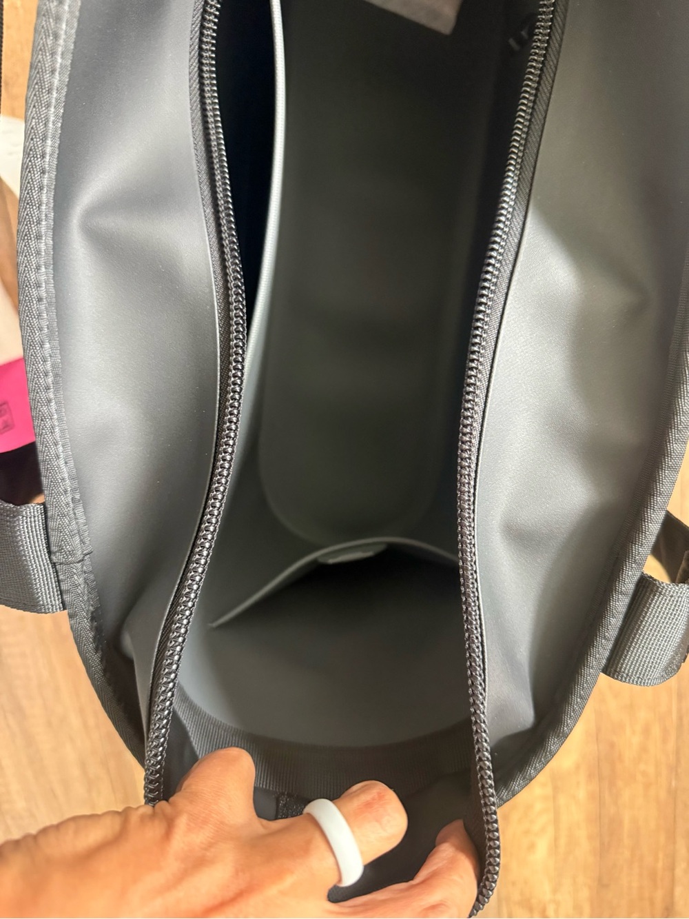Not yet released Yeti Camino Zip Carryall Tote Bag - Black 18L - Picture 9 of 12